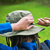 Alpin Loacker cappello da trekking unisex con tuta in velluto a coste, cappello da trekking per uomo e donna in verde oliva 